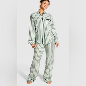Victoria Secret Deep Forest Green Stripe Flannel Pyjamas Set in Large NWT